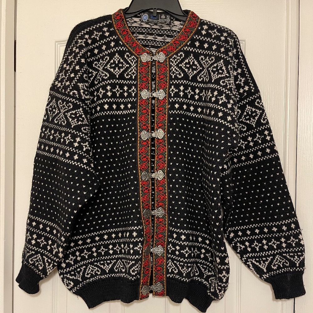 Kaare Gjose Norway Pure New Wool Knit Hook Closure Cardigan Size Large